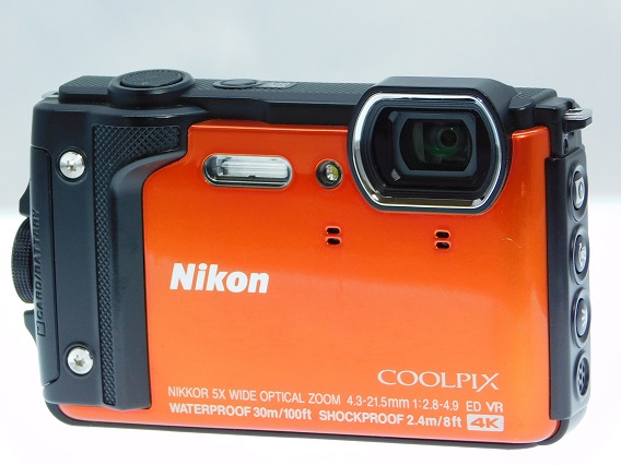 ニコン Nikon COOLPIX W300 のシャッター回数を調べてみた